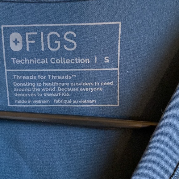 FIGS Dark Harbor Casma Scrub Top - Picture 2 of 5